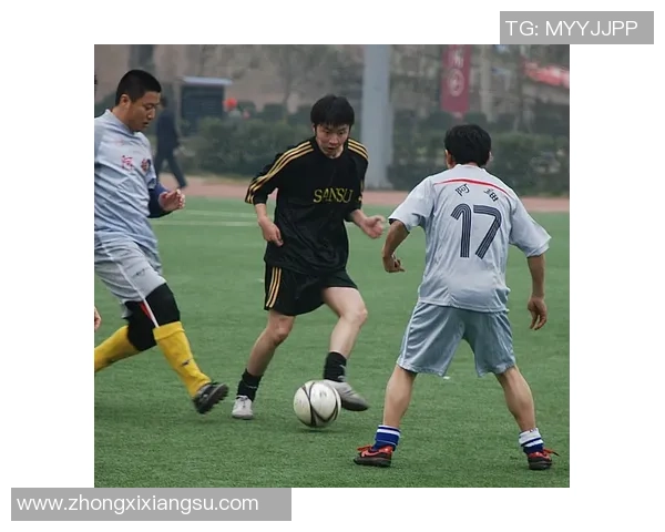 球星头像与足球潮流结合引领时尚风潮打造独特个人品牌魅力